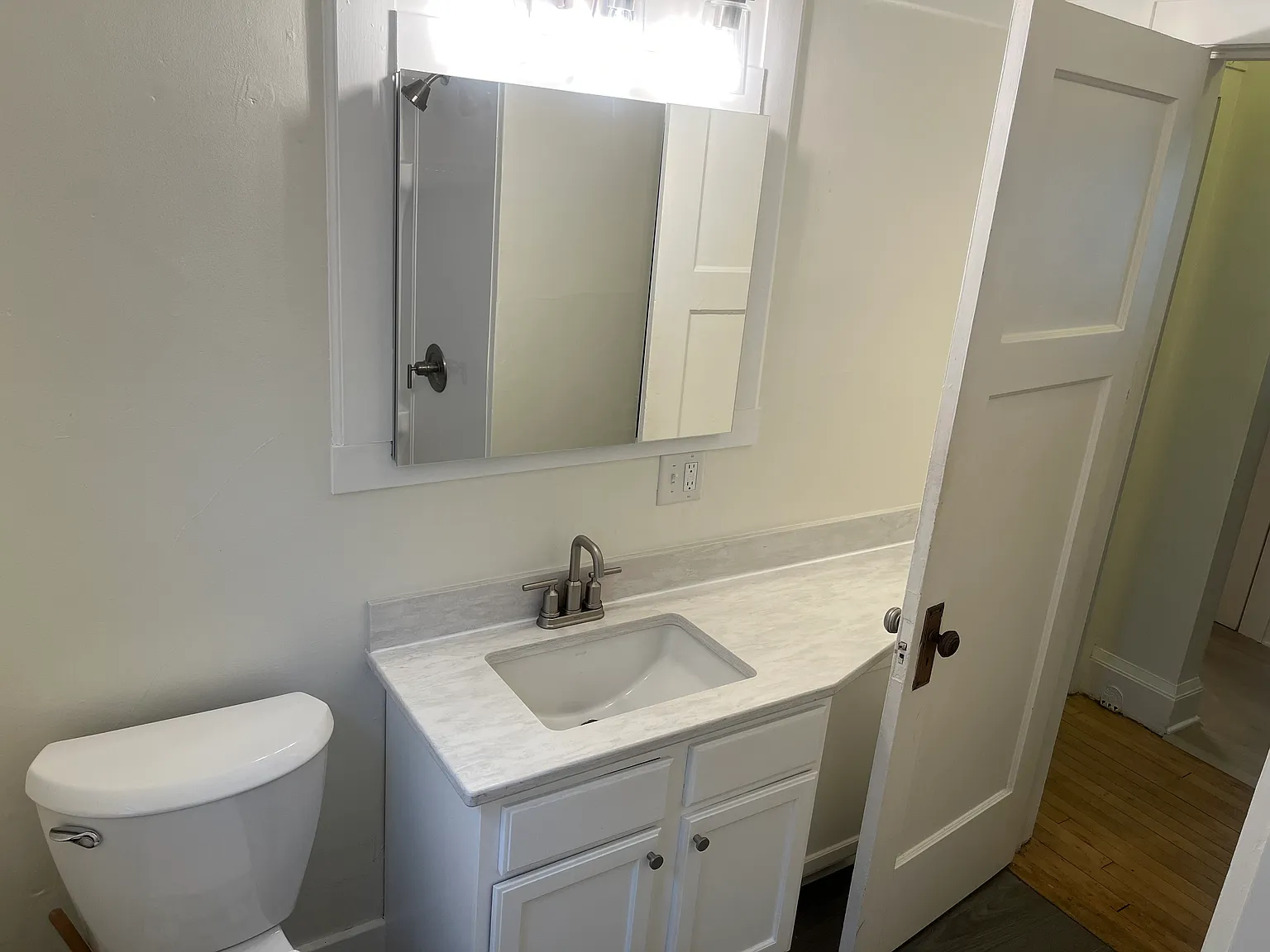 2 bed, 1100 sqft, $1,350 — Photo 3