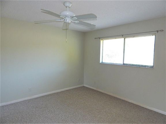 4th image of 1055 6th Ave APT A10