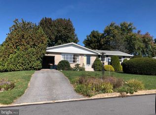 1040 Kercher Ave, Leesport, PA 19533