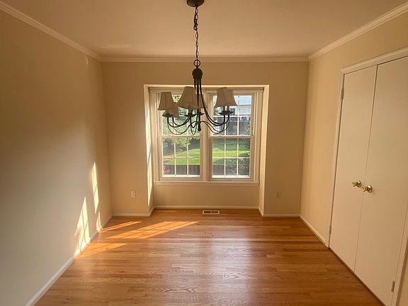 3rd image of 8601 Dellway Ln