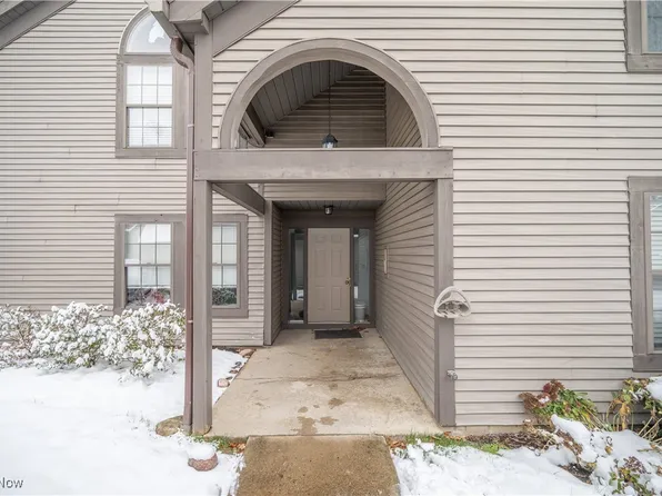 1173 Red Tail Hawk Ct Unit 5, Youngstown, OH 44512