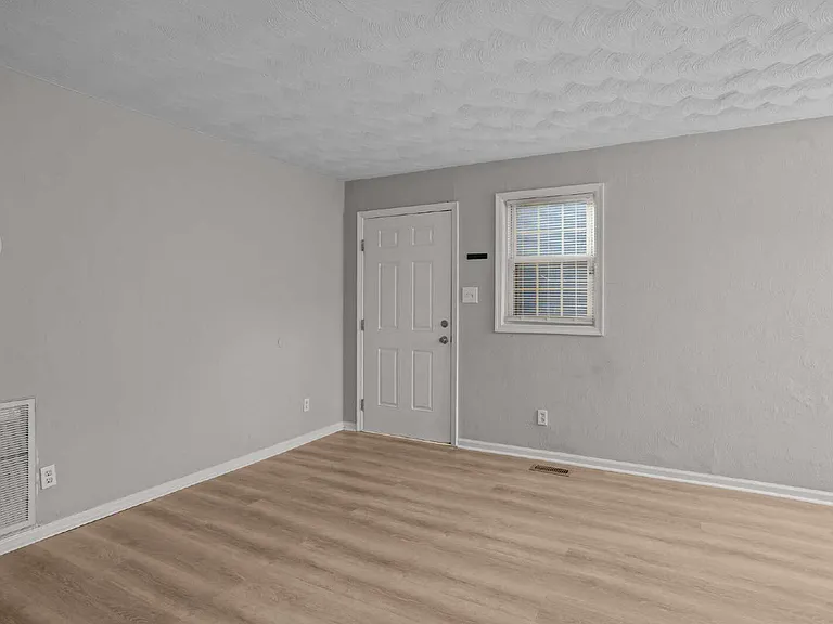 9628 Twelve Bay St #13 — Photo 2