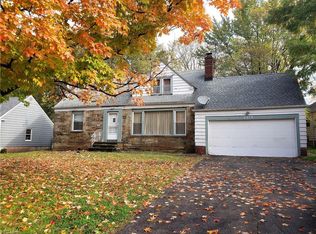 2373 N Taylor Rd, Cleveland Heights, OH 44112