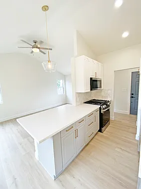 1025 Madrid Ave — Photo 5