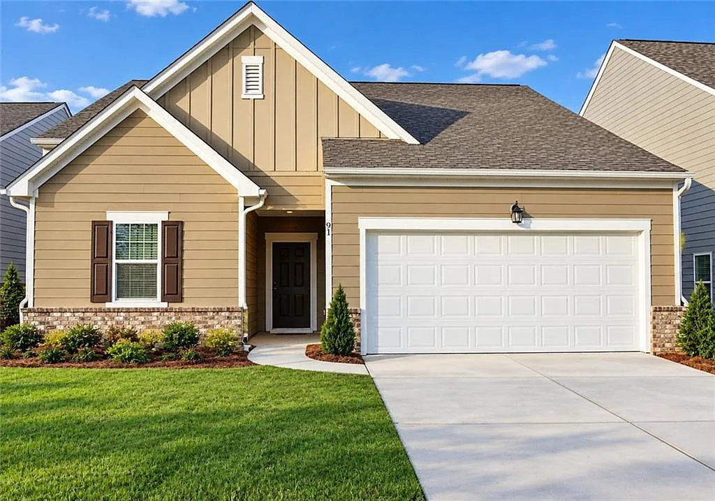 4 bed, 2.0 bath, 1844 sqft, $2,300 — Photo 1