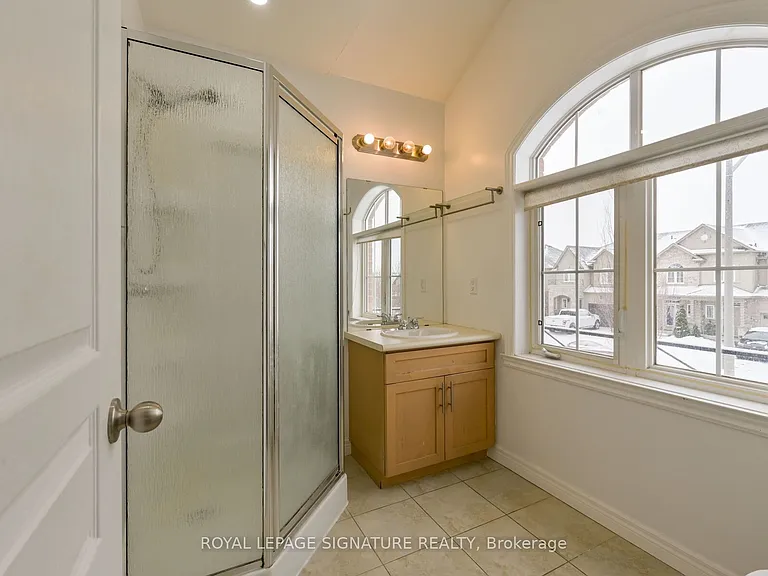 96 Highgate Dr #UPPER LEVEL A — Photo 30