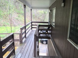 646 Millers Run Rd #C4, Cuddy, PA 15031