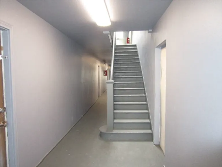 301 W 3rd St — Photo 12
