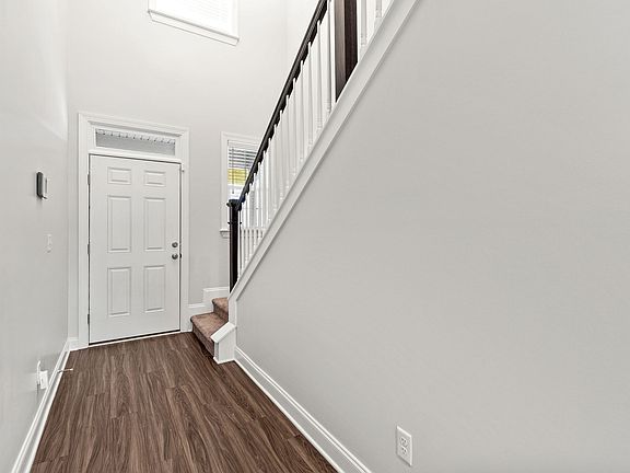 4th image of 597 Vinings Dr
