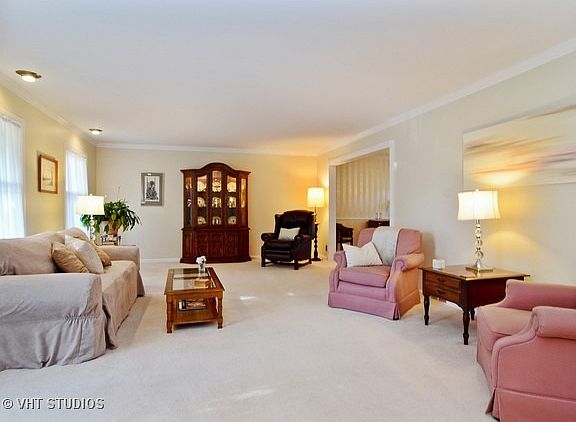 3rd image of 1020 W Raven Ln
