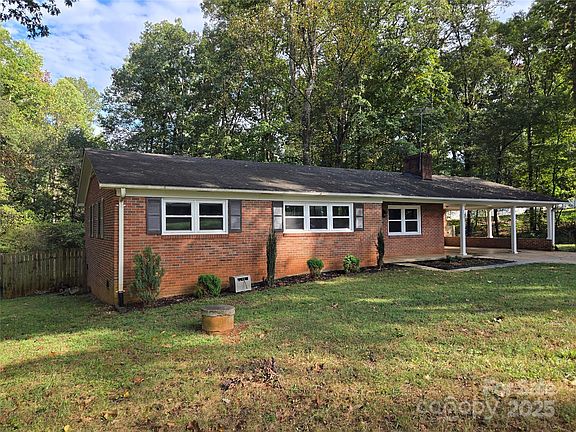 2nd image of 152 Colonial Heights Ln