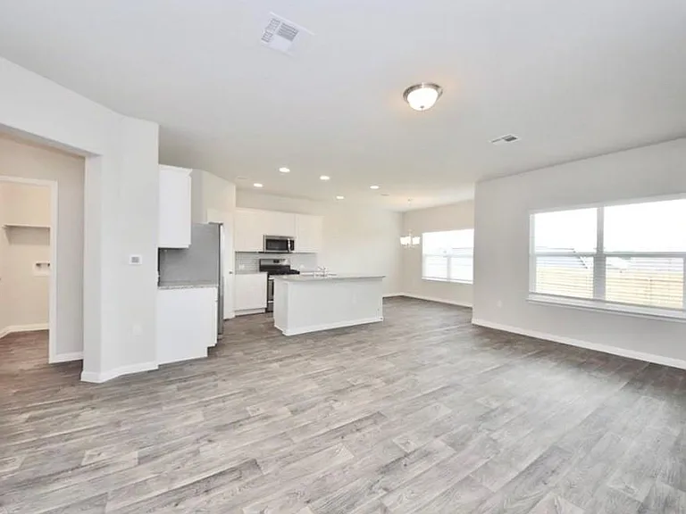 1513 Fort Dessau Rd — Photo 4