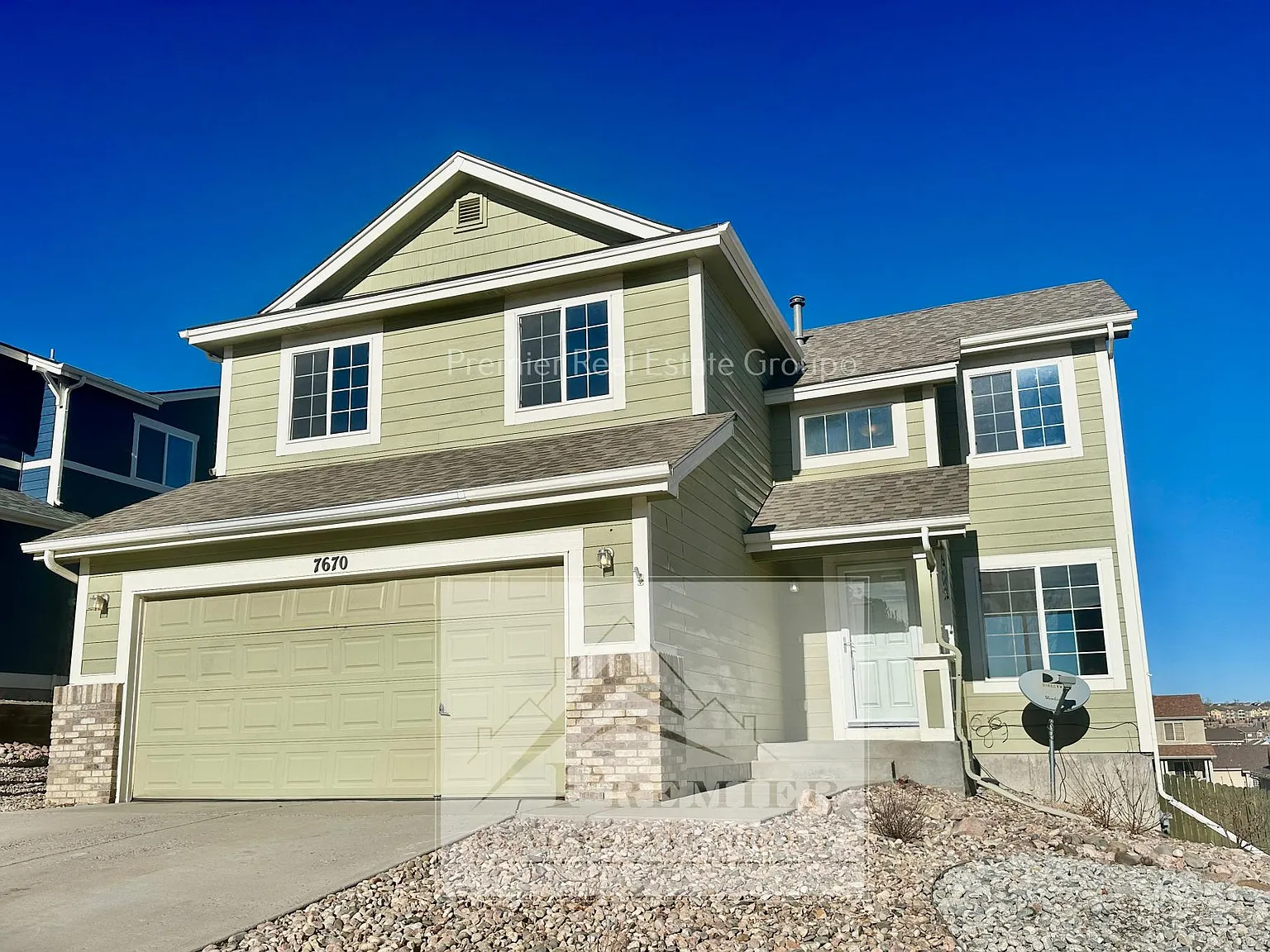 5 bed, 3.5 bath, 2317 sqft, $2,395 — Photo 3