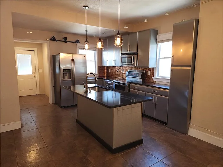 3726 Jefferson St — Photo 6