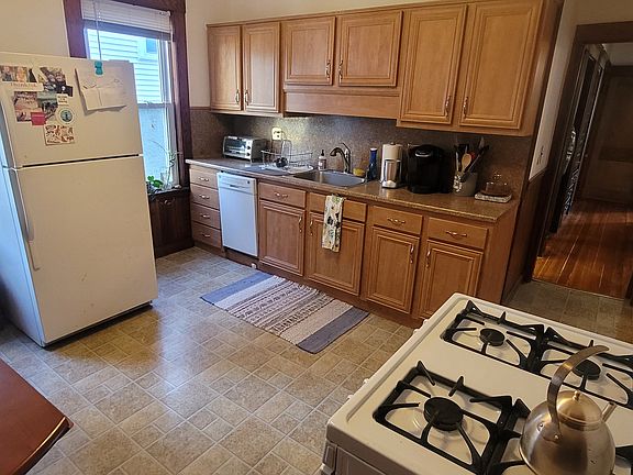 3rd image of 28 Bigelow St #1