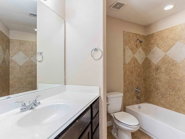 8730 Poppy Hls — Photo 35