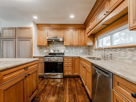 2nd image of 1615 W Highland Ave #Ch