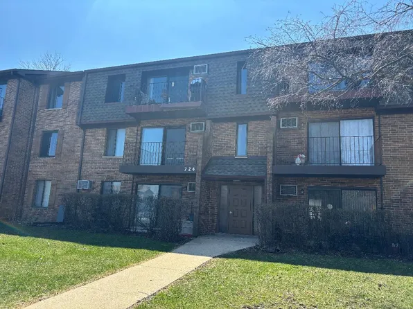 724 N Briar Hill Ln APT 1, Addison, IL 60101