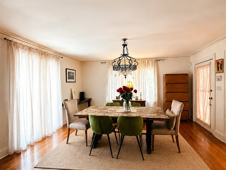 2044 N Highland Ave — Photo 10