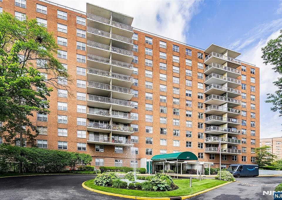 1st image of 301 Beech St APT 9K