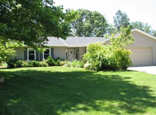 2122 Sycamore Ln, Kalamazoo, MI 49008