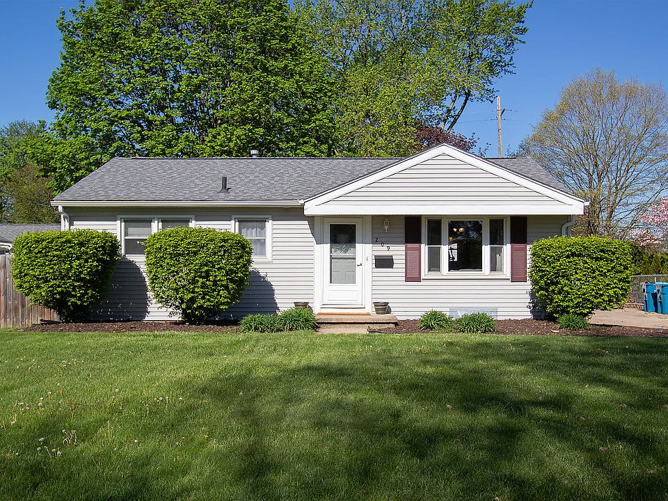 1st image of 209 Briarwood Ln