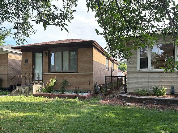 2nd image of 3108 E 130th St