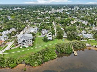 610 Indiana Ave, Crystal Beach, FL 34681