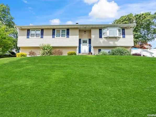 84 Locust Boulevard, Ronkonkoma, NY 11779