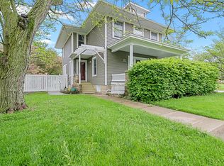202 S John St, Farmer City, IL 61842