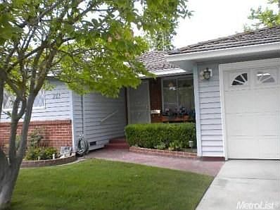 2nd image of 821 Dianna Dr