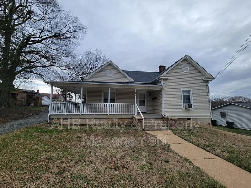 1 bed, 1.0 bath, 720 sqft, $795 — Photo 2