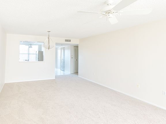 Living Room / Dining Room
