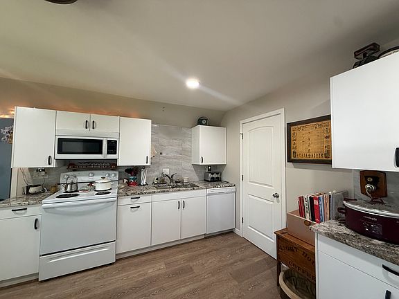 4th image of 7215 University Ave #2
