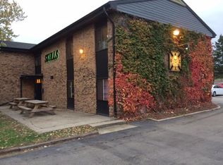 924 Greenbrier Rd #6, Dekalb, IL 60115