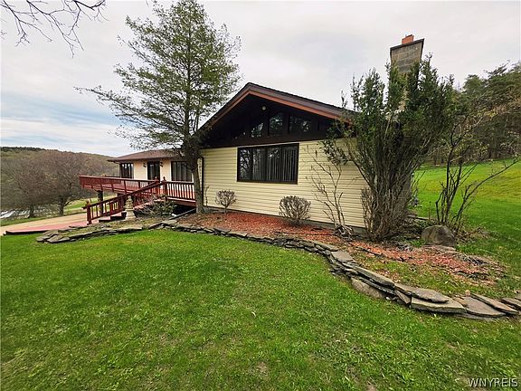 3rd image of 7044 Crane Rd