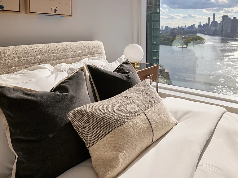 20 Halletts Point — Photo 32
