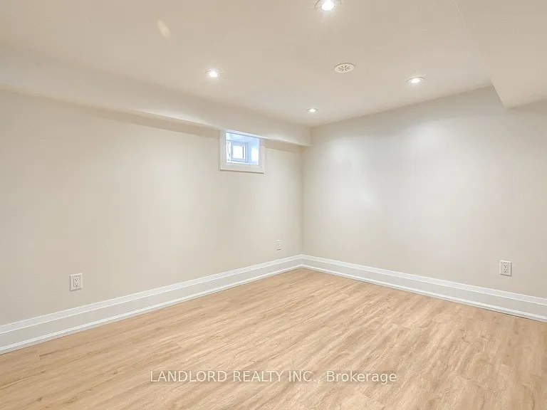 29 Hutton Ave — Photo 21