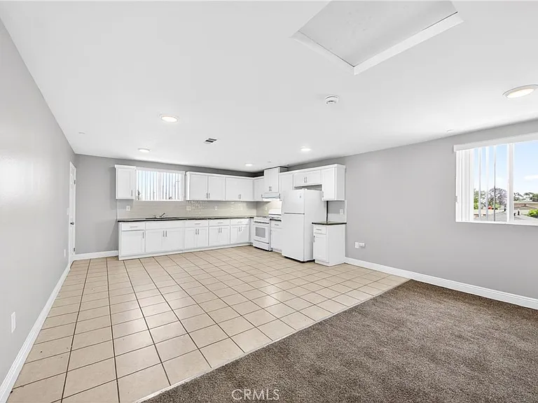 11227 Towne Ave — Photo 3