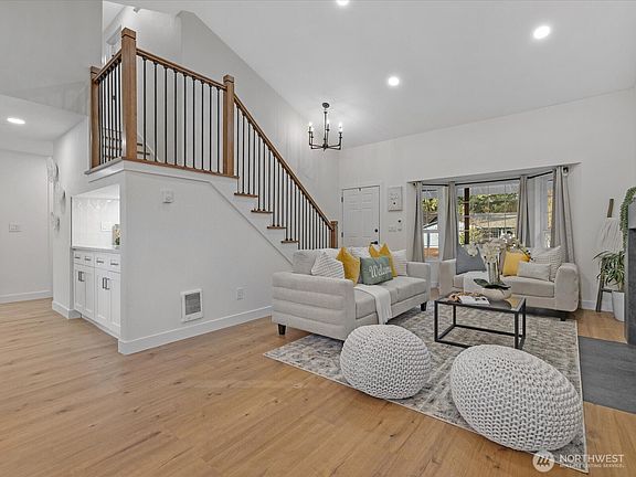 5th image of 17019 11th Avenue Ct E