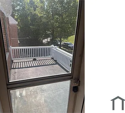1136 Clearbrook Dr #2 — Photo 2
