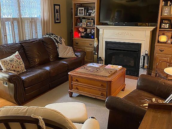 2nd image of 106 Woodlea Dr