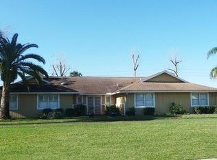 949 Pelican Bay Dr, Daytona Beach, FL 32119