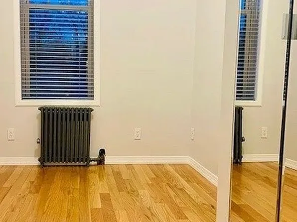 25-54 37th Street image 10 of 36