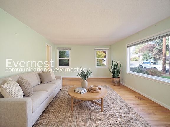 4th image of 909 NE 115th St