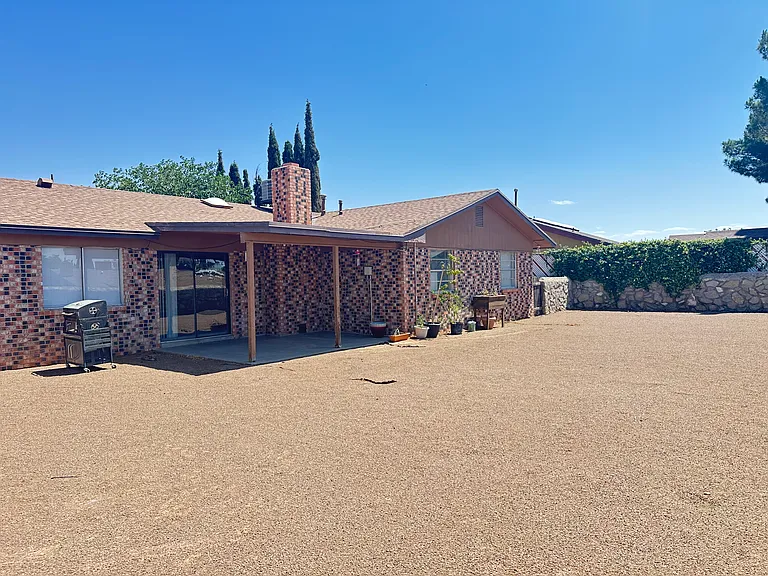 11320 Bunky Henry Ln — Photo 13