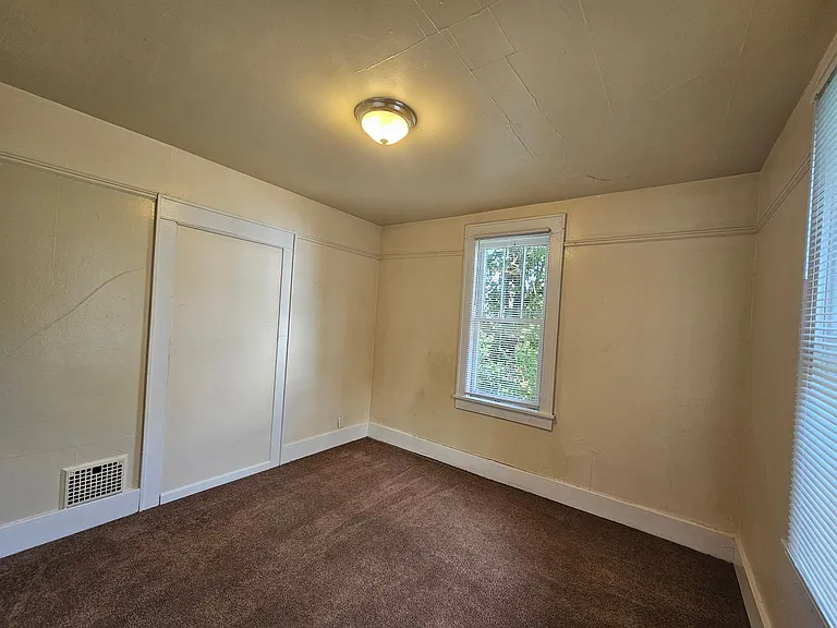 397 Gilmore St — Photo 7