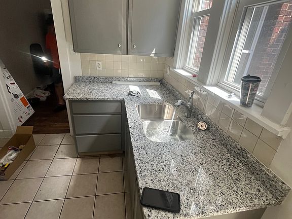 2nd image of 3559 Beechwood Blvd