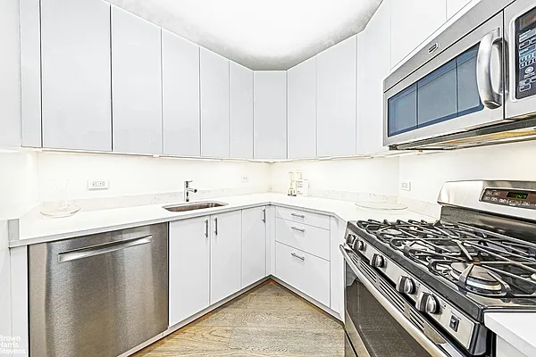 Rented by Brown Harris Stevens | media 8