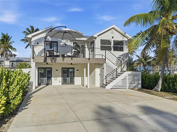 4th image of 5815 Estero BLVD